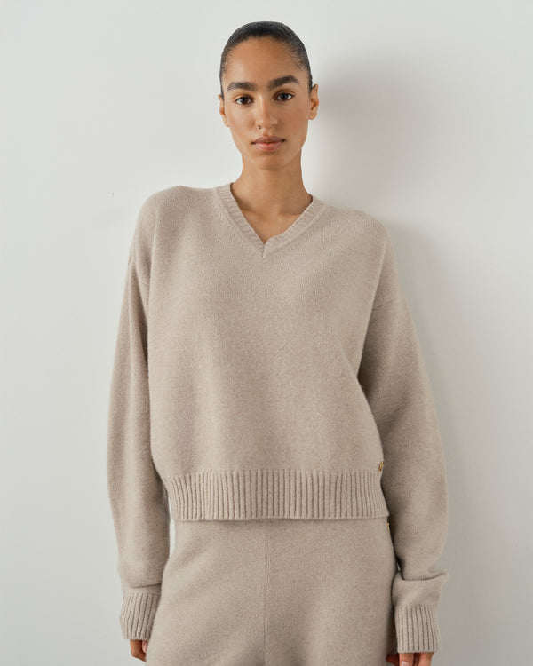 V Neck Sweater in Merino Wool Cashmere